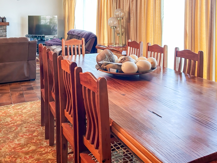 8 Bedroom Property for Sale in Greenfields Western Cape